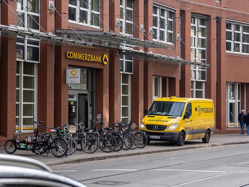 Governo alemão considera venda de participação no Commerzbank ao UniCredit