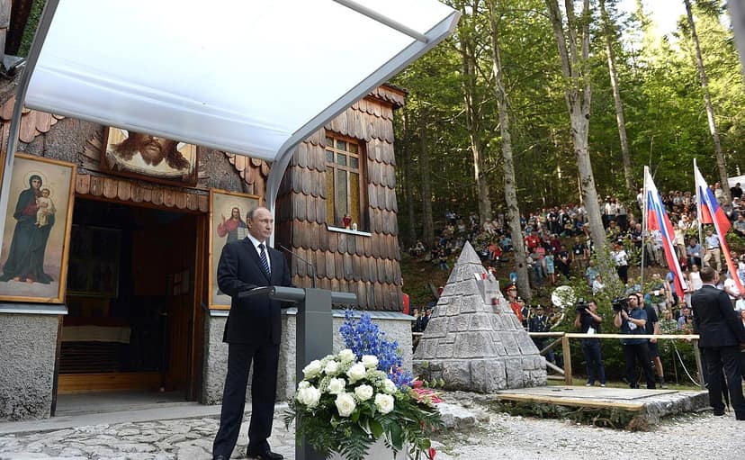 Vladimir Putin makes first visit to the Kuril Islands