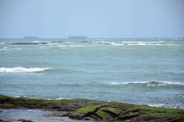 Inquinamento da petrolio davanti all'Oman: il tanker ha perso molto più petrolio