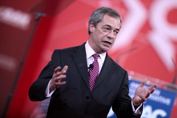 Nigel Farage riconquista seggio in Parlamento a Clacton-on-Sea