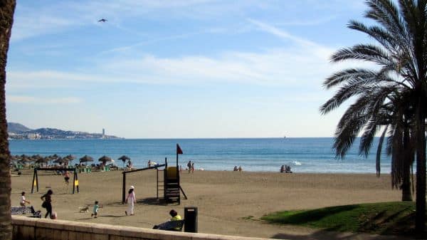 Die Polizei ermittelt im Todesfall eines jungen Mannes in einem Pool in Málaga