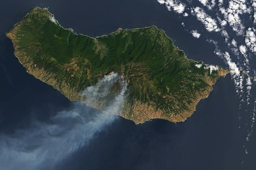 Foto d'archivio: Allerta gialla in 13 distretti e Madeira a causa del caldo