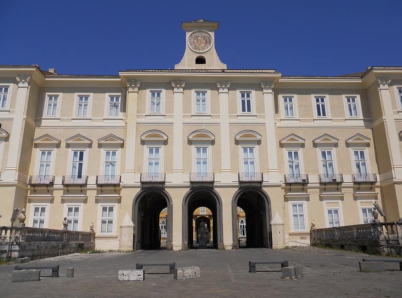 Portici: trovati morti zia di 82 anni e nipote di 43 anni