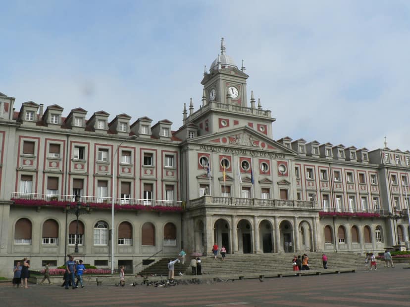Margarita Robles assures that SAIC project in Ferrol has Defense backing