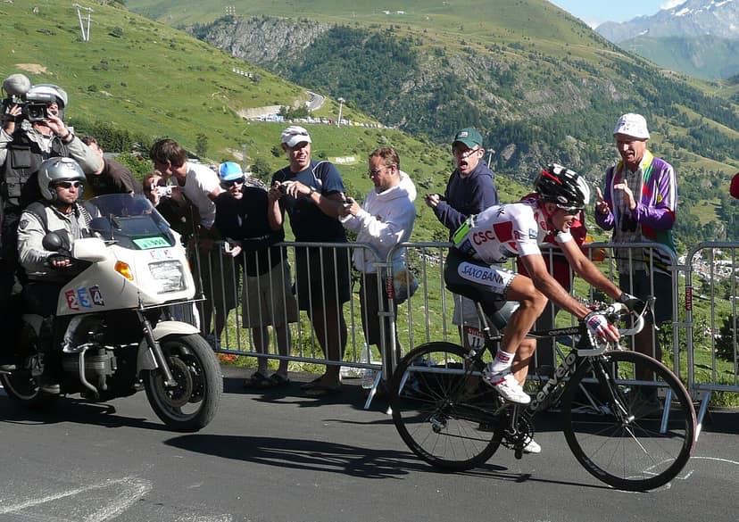 Kasia Niewiadoma wins at Mont Ventoux, Marlen Reusser loses overall lead