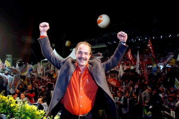 Foto de arquivo: Lula e Flávio Bolsonaro empatados na corrida presidencial, segundo Datafolha