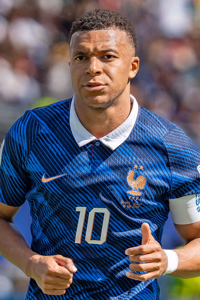Mourinho e Mbappé discutem polémicas arbitrais antes do duelo com o Inter