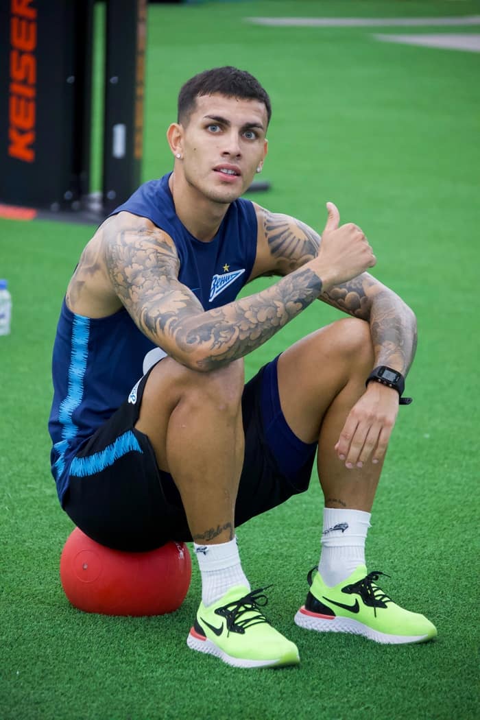 Foto d'archivio: Leandro Paredes critica la sanzione di 10 partite imposta dalla FIFA